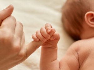 У ЦНАПах Дніпропетровщини відновили комплексну послугу єМалятко