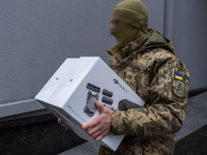 Метінвест передав українським розвідникам 20 генераторів і тактичне обладнання