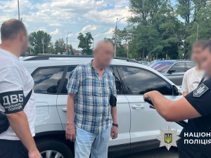 Хотів заробити на пораненому бійці: на Дніпропетровщині затримали працівника медзакладу