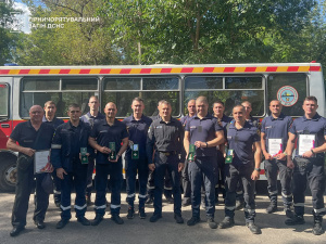 У вогонь і під завали заради інших: у Кривому Розі рятувальників привітали з професійним святом