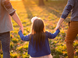 Прийомна родина, фото з відкритих джерел 