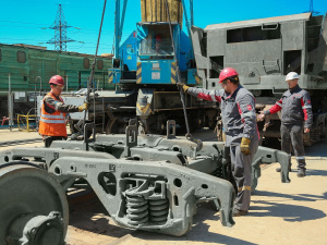 На Інгулецькому ГЗК проводять технічне обслуговування та відновлення локомотивного парку