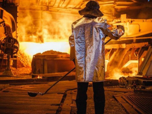 «АрселорМіттал Кривий Ріг» відновлює безперервне виробництво, яке у березні зупинилося через війну