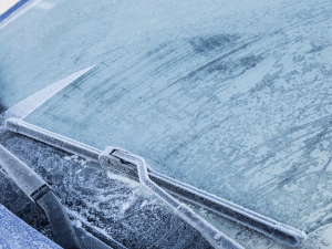 Типова зимова помилка, яка ламає двірники - фото з відкритих джерел