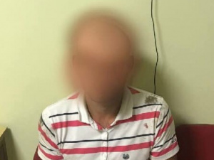 Криворізька поліція охорони затримали чоловіка, що мав при собі заборонений предмет