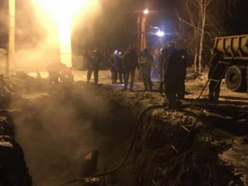 В Кривом Роге всю ночь занимались устранением масштабной аварии теплосети (фото)