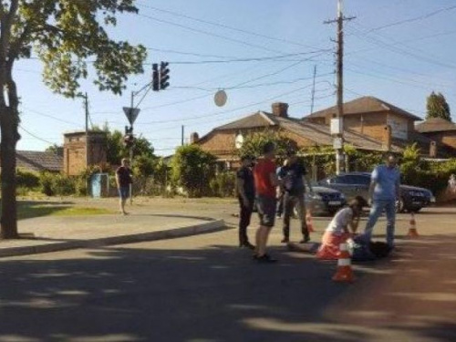 На переходе в Кривом Роге автомобиль сбил женщину (ФОТО)