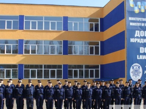Будущих правоохранителей Кривого Рога приглашают на день открытых дверей в ДЮИ