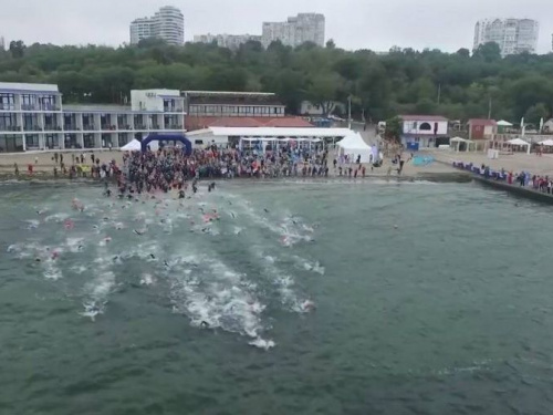 Криворожанин победил в первом туре международных соревнованиях по плаванию в "Осeanman" 