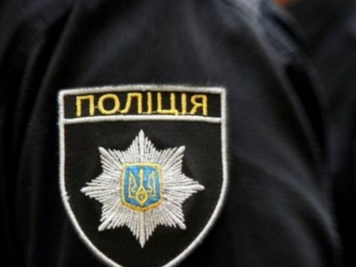 В Кривом Роге мужчина, страдающий психическими расстройствами, бросал камни в здание синагоги (фото)