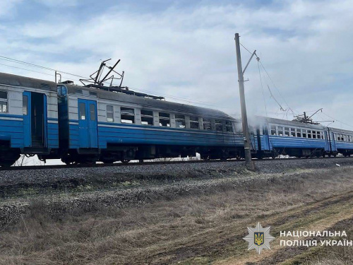 Автобусами та поїздами: як змінилися пасажирські перевезення через російський обстріл в Апостолівській громаді (РОЗКЛАД)