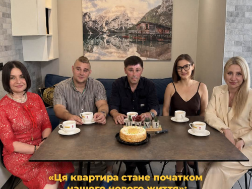 «Це початок нашого нового життя»: після трьох років полону завдяки Фонду Ріната Ахметова оборонець Маріуполя отримав власне житло