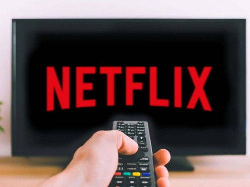На Netflix вышел первый фильм с украинским дубляжом и субтитрами