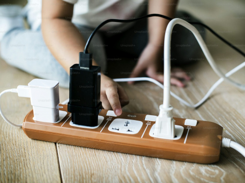 Зміна напруги в розетках, фото з відкритих джерел