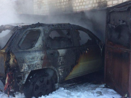 В Кривом Роге сгорела иномарка (фото)