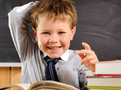 В новом учебном году первоклассники Кривого Рога сядут за новенькие парты (фото)