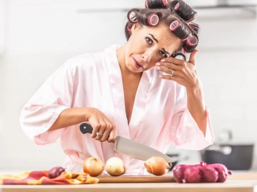 Як різати цибулю швидко, рівно і без подразнення очей - фото з відкритих джерел