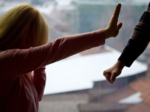 Печальная статистика: в Кривом Роге дети все чаще избивают своих родителей