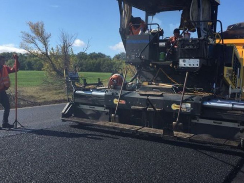 Вниманию водителей: под Кривым Рогом ведутся ремонтные работы на трассе (ФОТО)