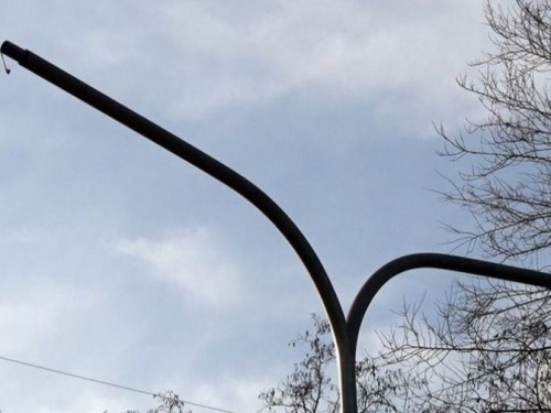  Все, что плохо лежит и хорошо светит: в Кривом Роге воры добрались до светодиодных фонарей в парках