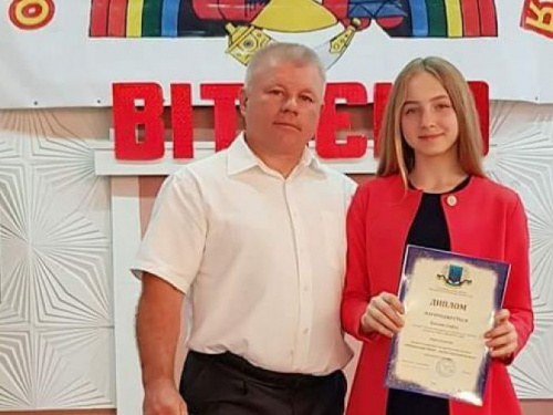 Криворожан просят о помощи 13 летней Софии, которая выпала с шестого этажа (ФОТО)