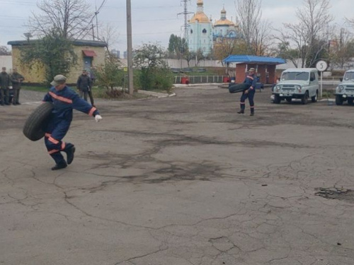 В Криворожской бригаде автомобилисты соревновались в водительском мастерстве