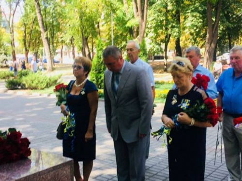 Криворожане почтили память воинов, погибших под Иловайском (ФОТО)