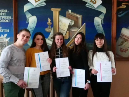 Школьники Кривого Рога показали себя знатоками иностранных языков на всеукраинской олимпиаде