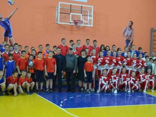 В Широковском районе Кривого Рога после капремонта открыли спортивную школу (фото)