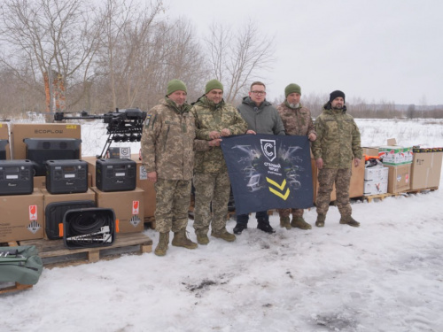 Сталевий фронт Ріната Ахметова передав 157-й бригаді великі дрони та системи протидії "шахедам"