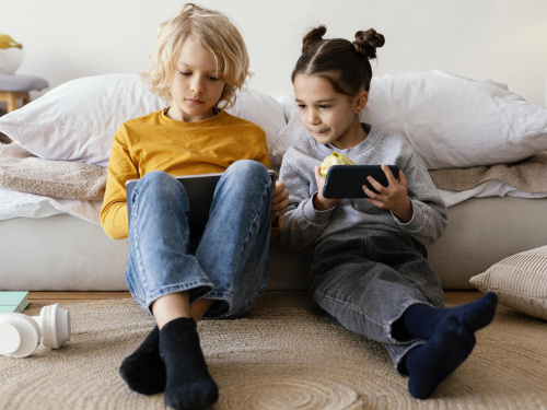 Технології й діти: баланс замість заборон - фото з відкритих джерел