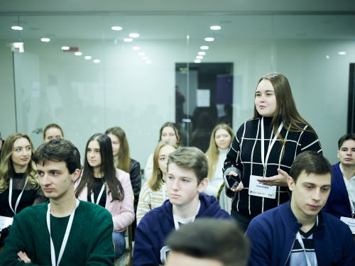 Фото Гончаренко центру