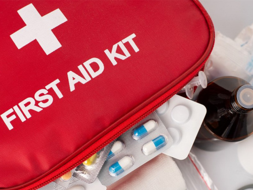 Аптечка у машину, фото з відкритих джерел 