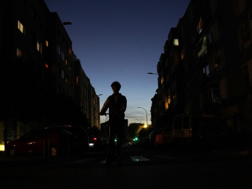 Як не зіпсувати техніку під час вимкнень світла - фото з відкритих джерел