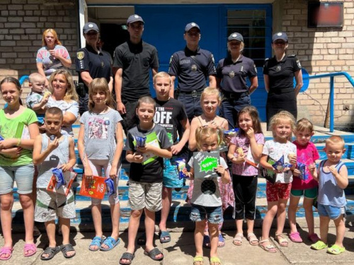 Криворізькі патрульні проводять заходи для дітей-переселенців