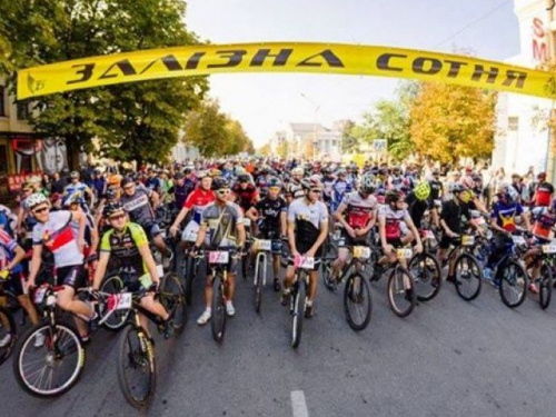 В Кривом Роге волонтеры готовят трассы веломарафона «Залізна сотня»