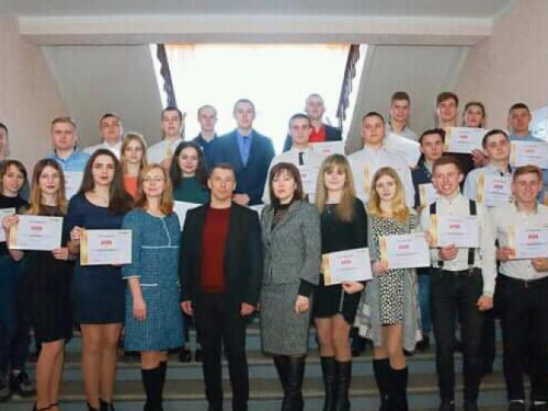 В Кривом Роге лучшим студентам вручили именные стипендии (фото)