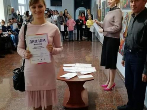 Юные художники из Кривого Рога и Полтавы представили жителям города свои осенние парки и скверы (ФОТО)