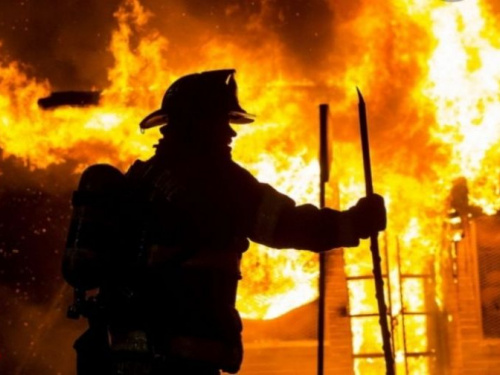 В Кривом Роге во время пожара пострадали двое взрослых и ребенок