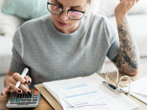 Платіжки за світло, фото ілюстративне 