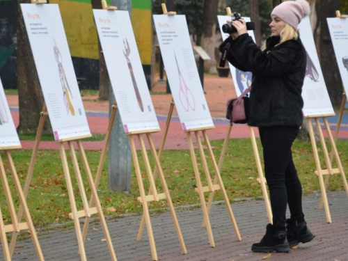 У Дніпрі відкрили виставку «Річ у тім…» про домашнє насильство