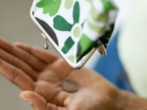 Сколько стоит один рабочий час в Кривом Роге и какая в городе сумма долга по зарплате (ИНФОГРАФИКА)