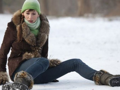 Жители Кривого Рога, травмировавшиеся в гололед, могут потребовать материальной компенсации