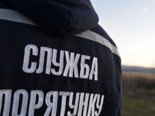 Пожарные Кривого Рога помогли пенсионеру выбраться из горящей квартиры