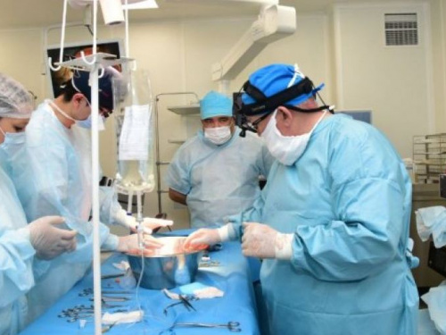 На Днепропетровщине врачи успешно пересадили почку от матери сыну