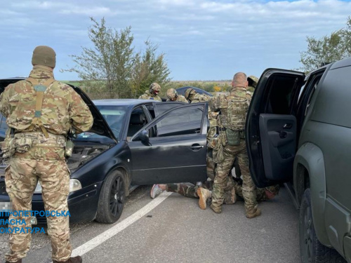 У Кривому Розі правоохоронці затримали місцевого за продаж зброї та боєприпасів