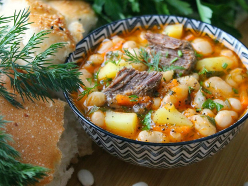 Чому дієтологи радять додавати квасолю до супів - фото з відкритих джерел