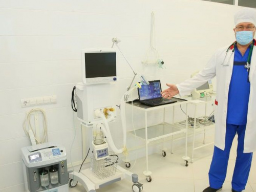 Фонд Вадима Новинского передал оборудование для больниц Днепропетровщины