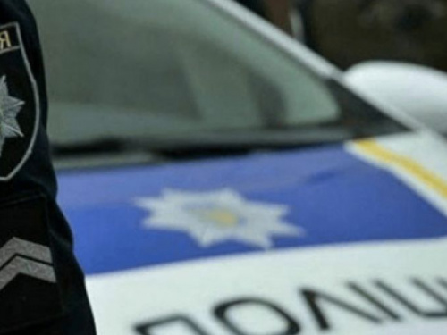 В Кривом Роге горела многоэтажка: немощных стариков эвакуировала полиция (видео)