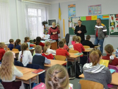 Светлая наука: на Днепропетровщине компания проводит уроки электробезопасности для школьников (фото)
